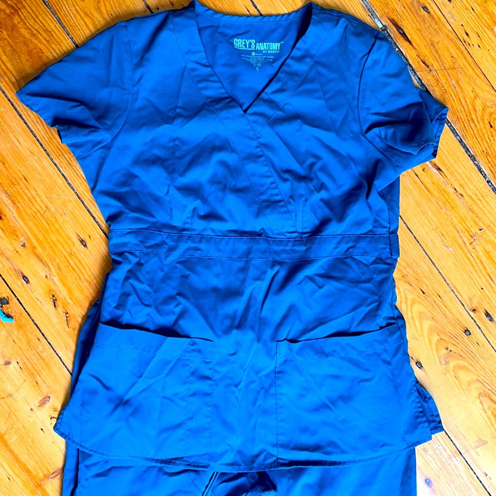 Grey’s Anatomy scrubs, 4 sets, Size S
